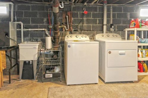 70 Mills Ave, Milford CT  06460-7445 exterior