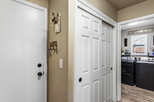 1900 Foxtail Ct, Turlock CA  95382-2890 exterior