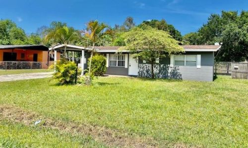 108 38th St, Fort Pierce, FL 34947-2515