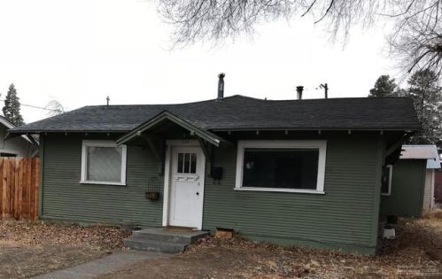 535 11th St, Eagle Crest, OR 97756-2645