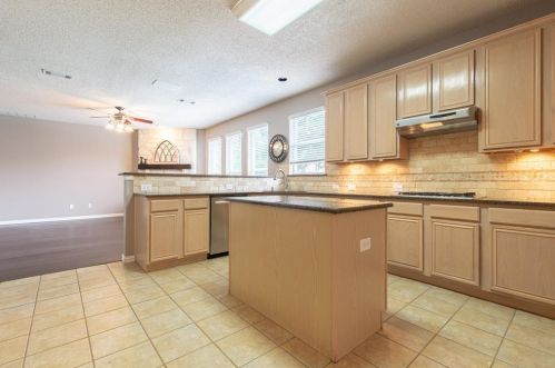 1519 Rustic Timbers Ln, Lewisville TX  75028-1432 exterior