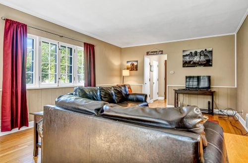 609 Waldo Blvd, Manitowoc WI  54220-2829 exterior