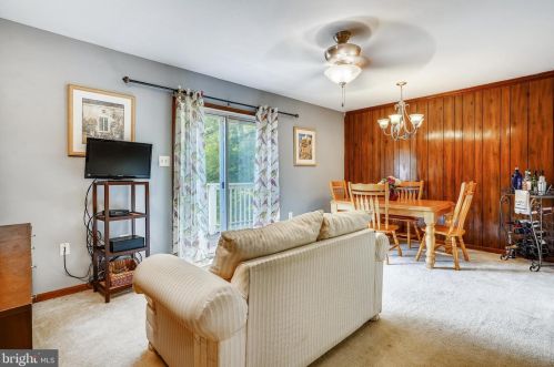 2402 Youngs Dr, Haymarket VA  20169-1532 exterior