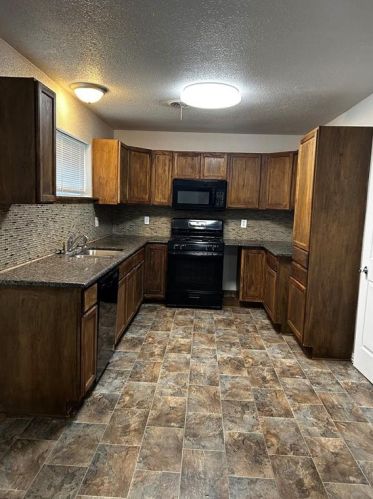 2430 11th St, Irving TX  75060-3504 exterior