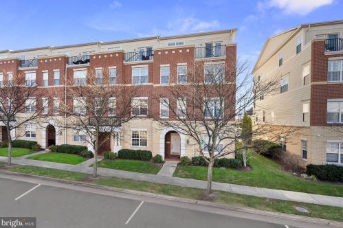 43597 Mcdowell Sq, Leesburg, VA 20176-6528