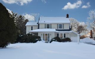 43 Alton Ave, Greenlawn, NY 11740-2126