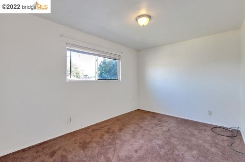 1636 99 Ave, Oakland CA  94605-4814 exterior