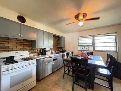 1506 173rd Pl, Hammond, IN 46324-2854