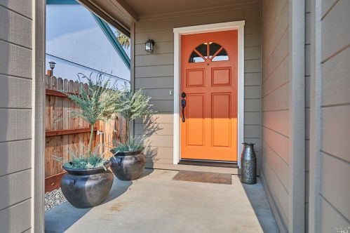 2156 Bock St, Santa Rosa, CA 95403-8130