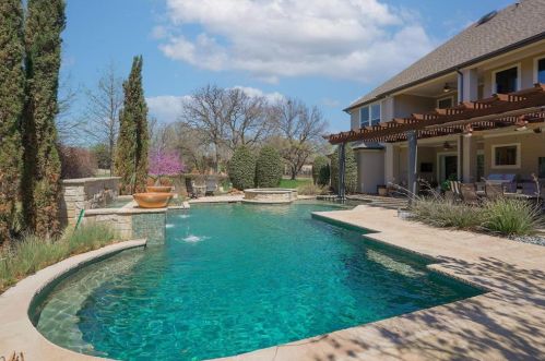 3101 Oak Crest Dr, Lewisville TX  75022-5268 exterior