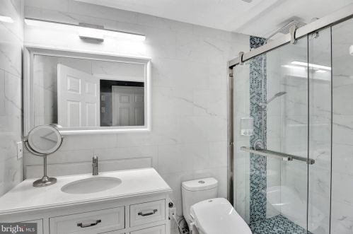 100 York Dr, Princeton NJ  08540-7946 exterior