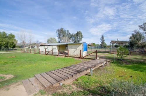 20235 Guffy Ln, Wildomar CA 92595-8798 exterior