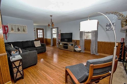 4863 21st St, Milwaukee, WI 53209-5747