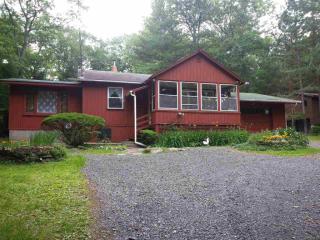 297 Shore Dr, Wurtsboro, NY 12790-4915