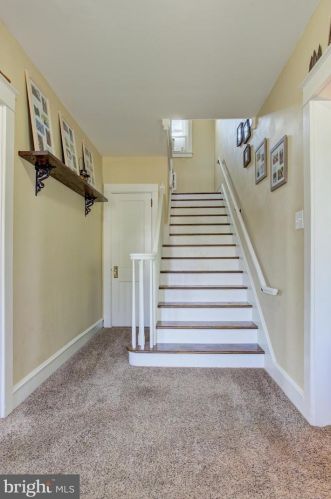 120 Main St, Bareville, PA 17540-1900