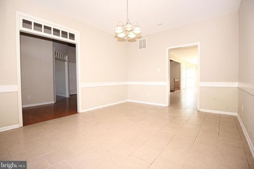 42 Bruce Dr, Southampton PA  18966-2125 exterior