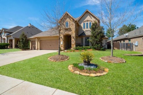 83 Chestnut Meadow Dr, Conroe, TX 77384-1406