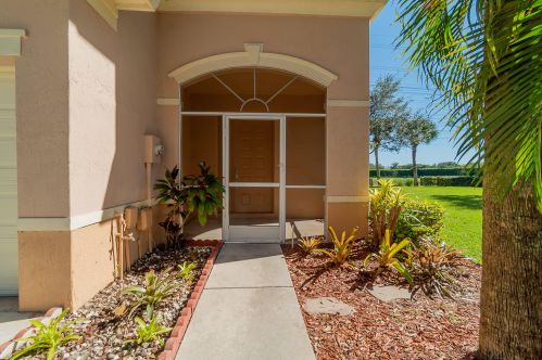 359 River Bluff Ln, West Palm Beach, FL 33411-4217