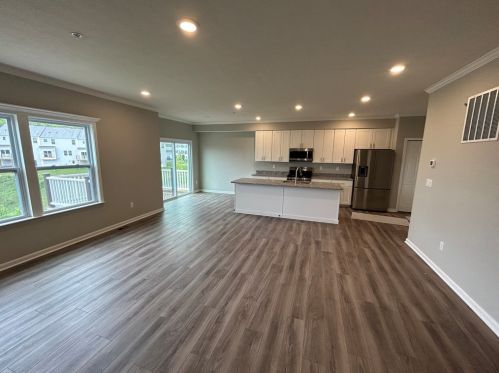 1701 Canterbury Dr, Imperial, PA 15126-9186
