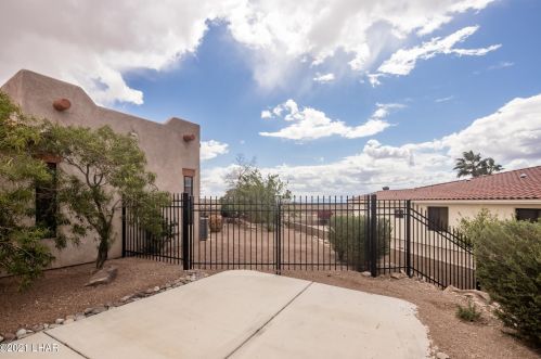 2652 Pegasus Ranch Rd, Bullhead City, AZ 86429-7243