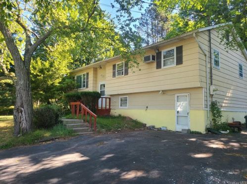 131 Wood Ave, Monticello, NY 12701-2361