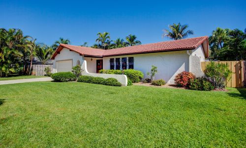 4363 Elm Ave, West Palm Beach, FL 33410-2126