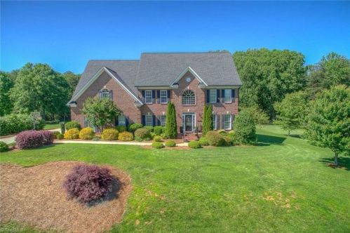7612 Trebbiano Dr, Kernersville, NC 27284-8793