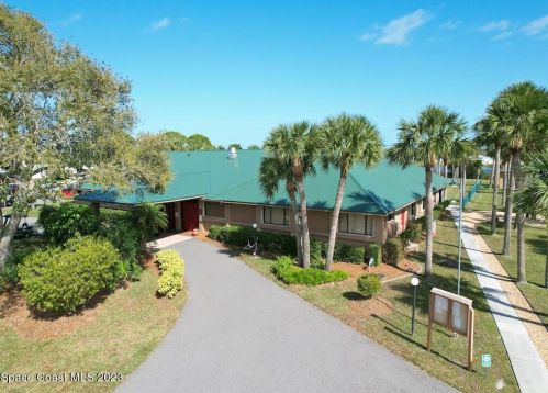 7574 Cedar Bark Rd, Sebastian FL  32976-7747 exterior