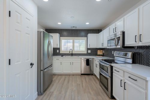7500 Deer Valley Rd, Scottsdale, AZ 85255-4814