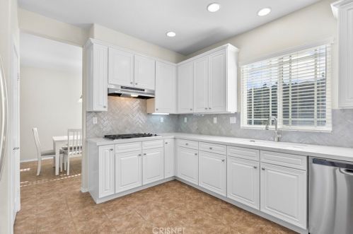 20054 Christopher Ln, Santa Clarita CA  91350-3685 exterior