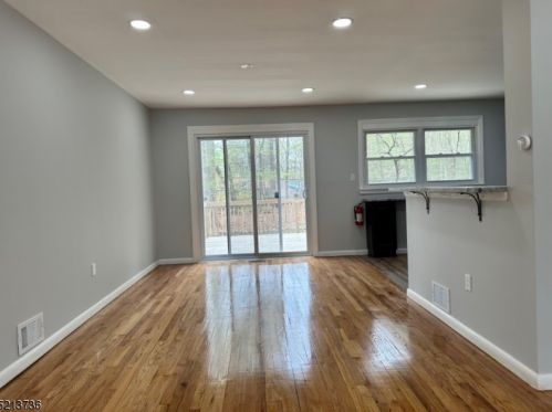 50 Dolly Dr, Parsippany NJ  07054-1714 exterior