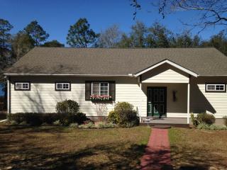 3512 Seminole Ln, Marianna, FL 32448-1450