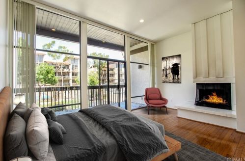 7217 Marina Pacifica Dr, Long Beach CA 90803-3809 exterior