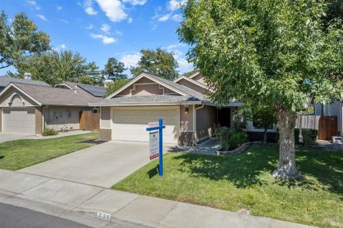 731 Raven Dr, Vacaville, CA 95687-7258