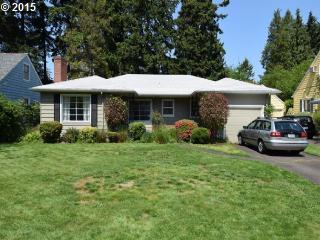 10019 Skidmore St, Portland, OR 97220-3569