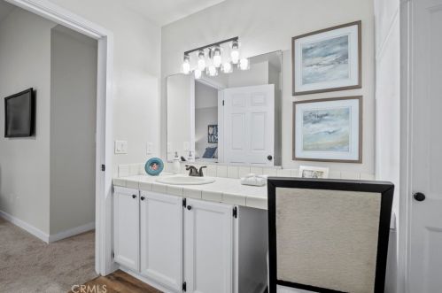 30807 Arlington St, Santa Clarita CA  91384-2453 exterior