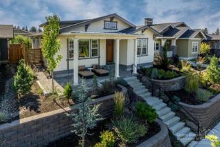 2123 Lemhi Pass Dr, Bend, OR 97701-6989