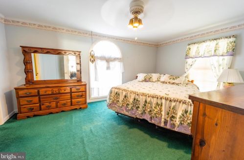 20 Gideon Ln, Falling Waters WV exterior