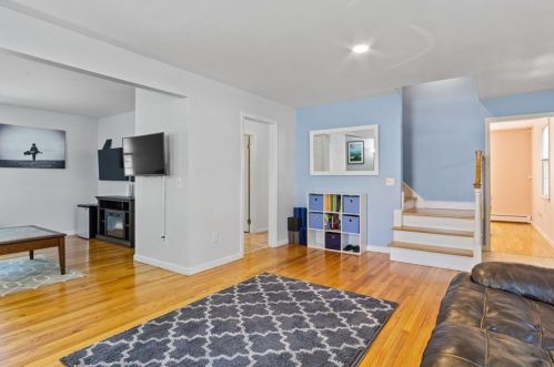 52 Canfield Ave, Warwick RI  02889-8802 exterior