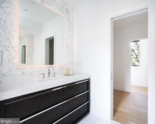 3302 Cleveland Ave, Washington DC 20008-3456 exterior