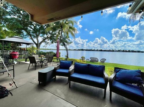 17848 15th Ct, Hollywood, FL 33029-3068