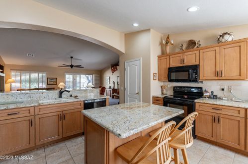 38033 Desert Bluff Dr, Tucson, AZ 85739-2154