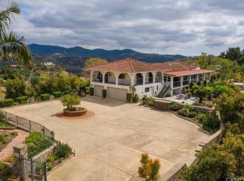 30362 Via De Paz, Vista, CA 92084-1246