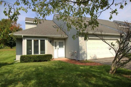 37 Carrie Ct, Schenectady, NY 12309-2238