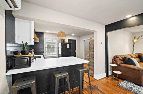 1021 Sealy St, Galveston TX 77550-3813 exterior