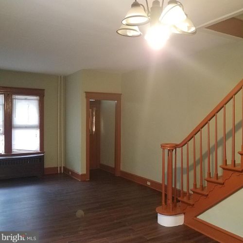 1016 Thurman St, Camden, NJ 08104-1530