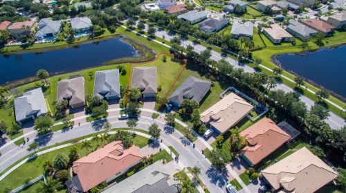 11871 Crestwood Cir, Fort Pierce, FL 34987-2737
