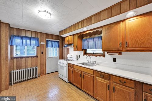 2029 Walnut St, Ashland PA  17921-1611 exterior