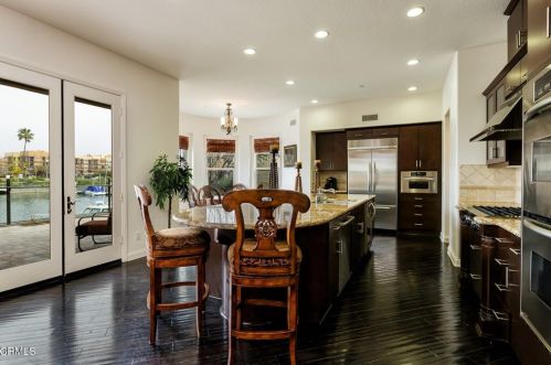 3947 Hemlock St, Oxnard CA  93035-1427 exterior