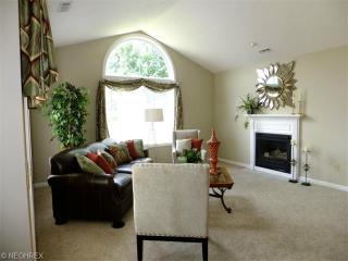 2707 Patriots Path, Alliance, OH 44601-9811